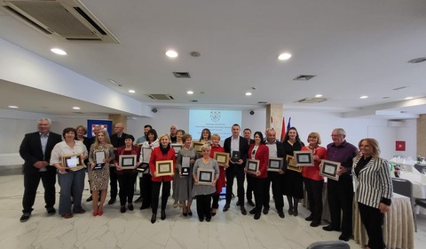 Plaketa za postignute rezultate u organizaciji i provedbi programa za osobe treće životne dobi